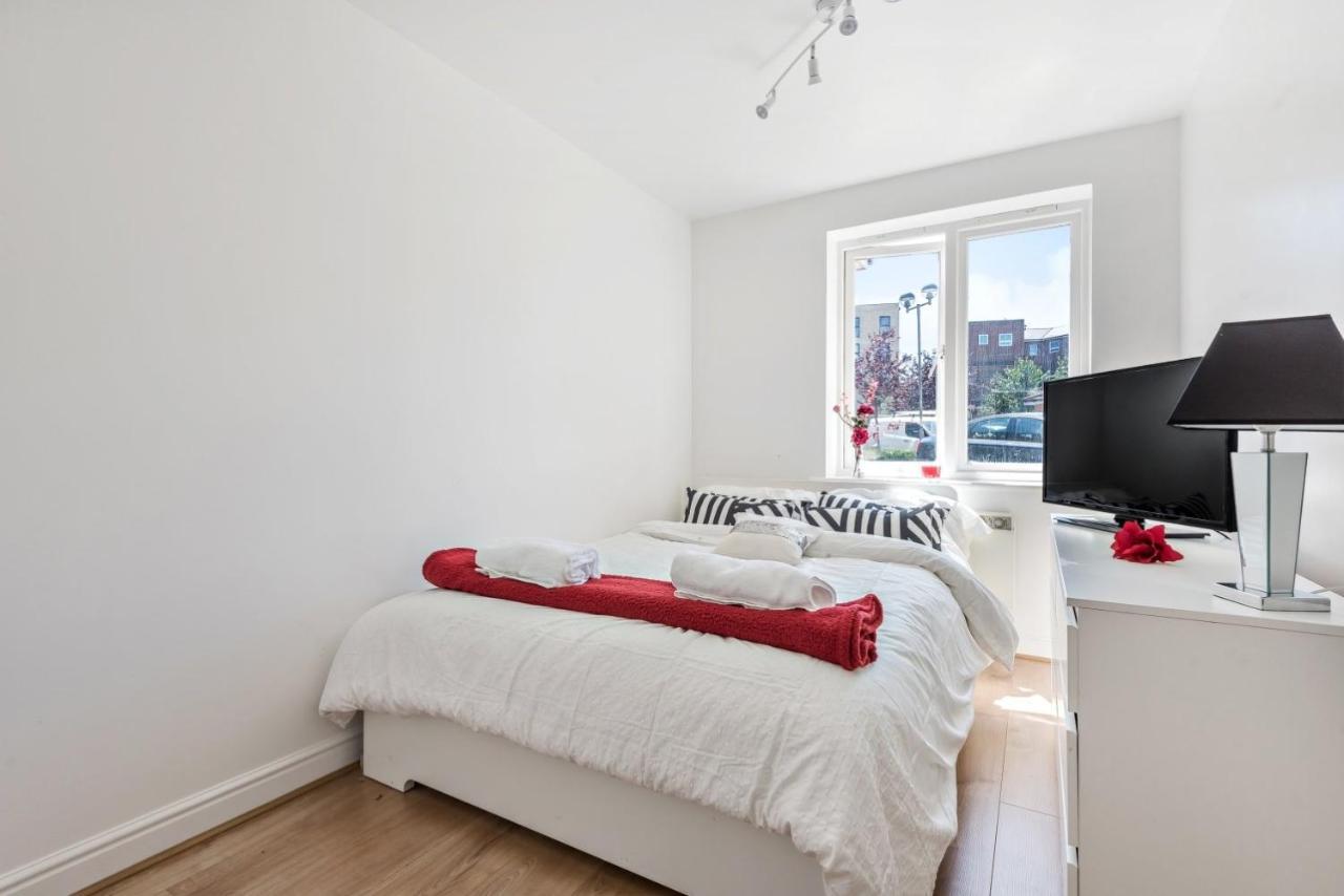 2 Bed Flat, Dedicated Workspace, Parking, 4Ktv London Exterior photo